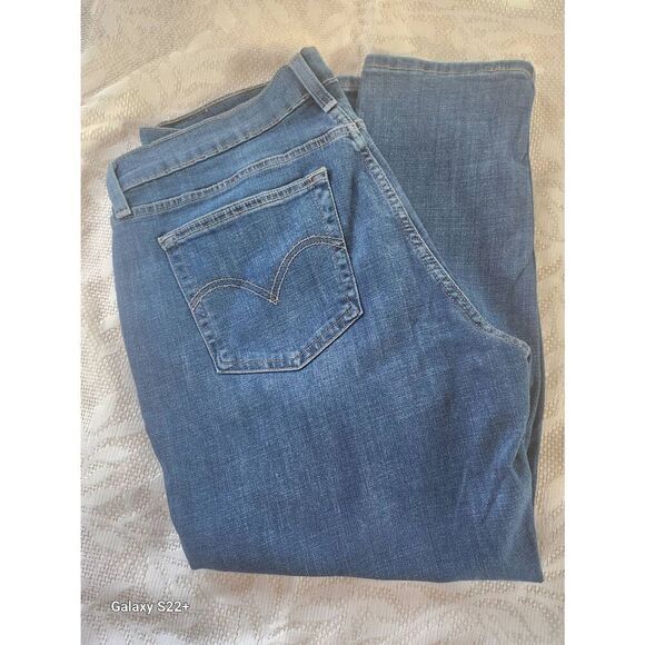 52 Levi's boyfriend distressed ankle jeans - Picture 6 of 10